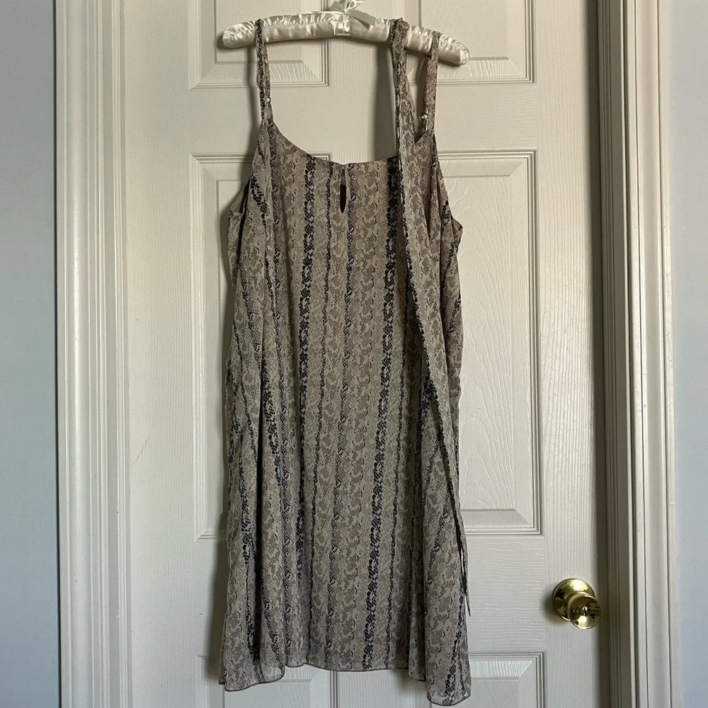 OXMO Snake print dress with adjustable straps and tie belt XL